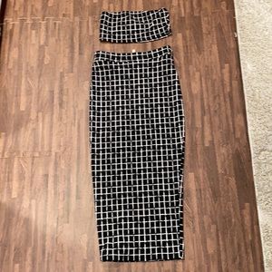 2 Pc Black and white Bodycon  skirt set. SZ S